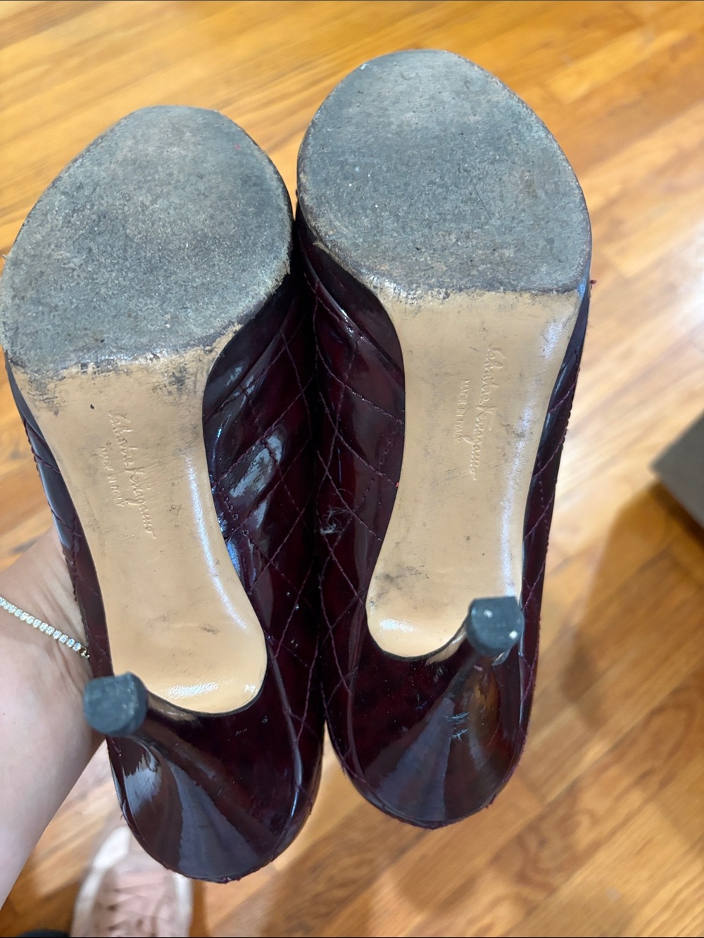 Women’s Burgundy Bow Detail Patent heels - Picture 2 of 2
